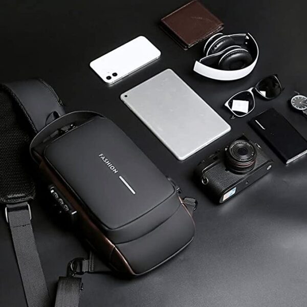 ⁦Portable Waterproof USB Bag شنطة ظهر كروس بودي مضادة للماء⁩ - الصورة ⁦5⁩